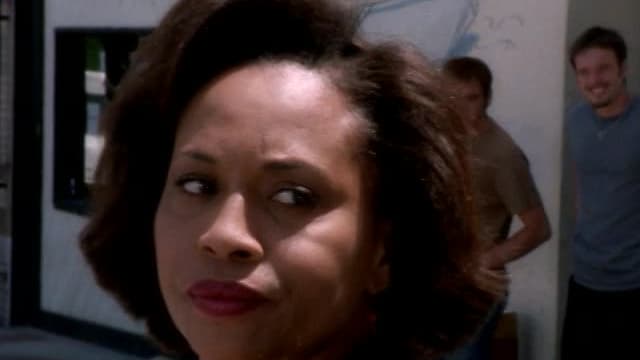 S04:E402 - Emergency Contacts