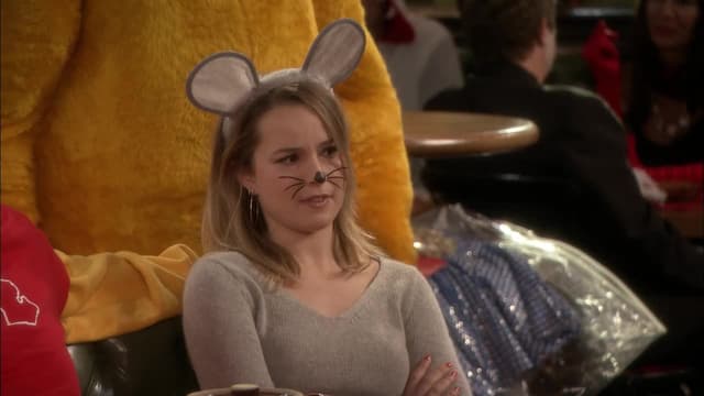 S03:E05 - Halloween Walks Into a Bar