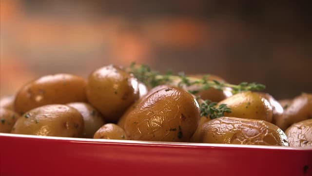 S01:E09 - Hot Potato