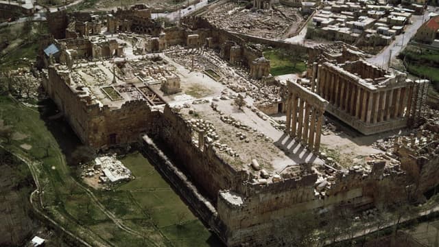 S04:E13 - Wonders of the Ancient World