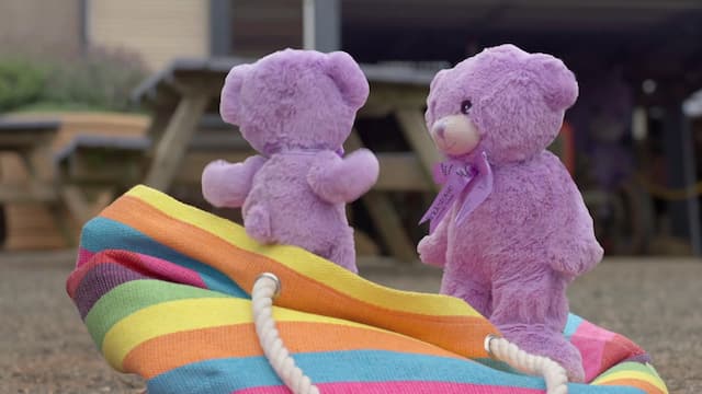 S01:E03 - Left Luggage