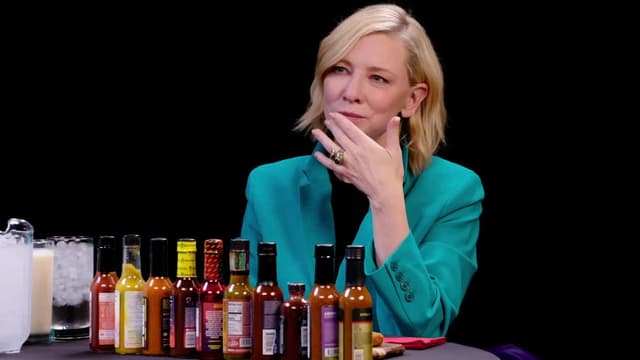 S19:E05 - Cate Blanchett Pretends No One's Watching While Eating Spicy Wings