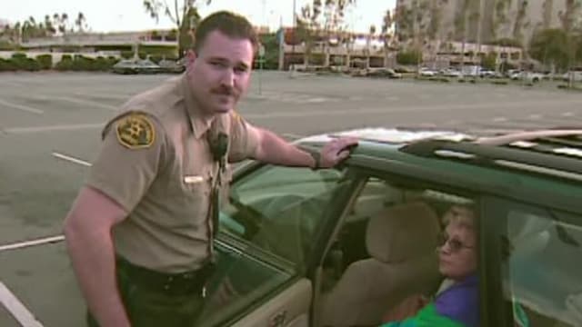 S01:E08 - Naked Fight