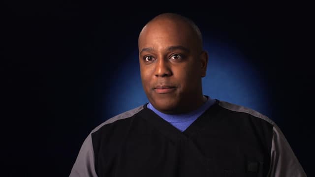 S12:E09 - Can't Stop Itching