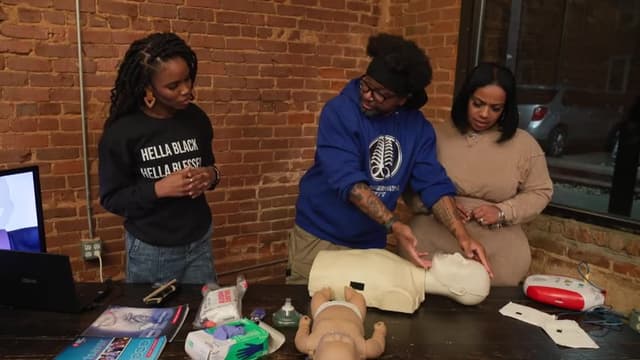 S01:E03 - CPR Training With Kelly Kellz