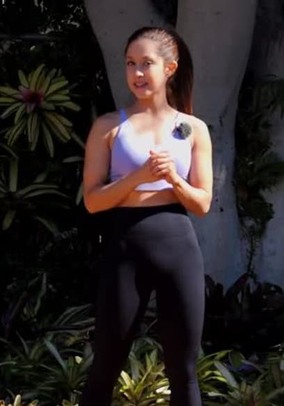 Póster de S01:E06 - 30 Min Full Body Workout With Dumbbells
