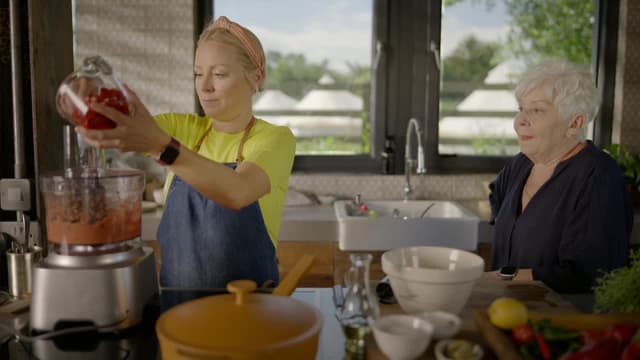 S01:E03 - Dublin With Eilish O’Carroll