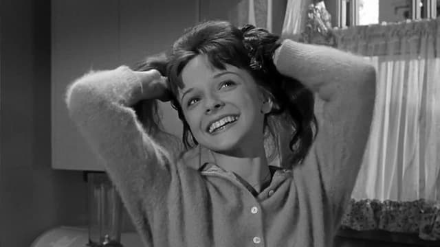 S01:E26 - Hazel's Pajama Party