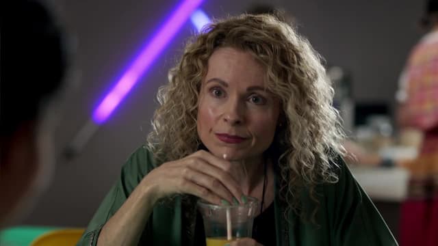 S01:E23 - In Defence of Tiaras