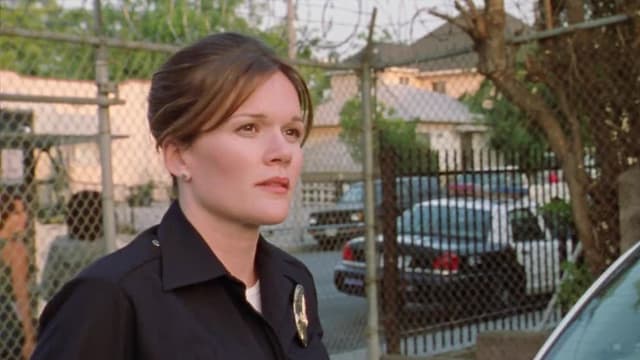 S01:E01 - Pilot
