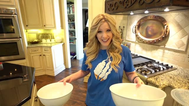 S03:E03 - Extreme One Color Food Challenge! (24 Hours) / Extreme Hide and Seek in a Junior Ninja Gym!