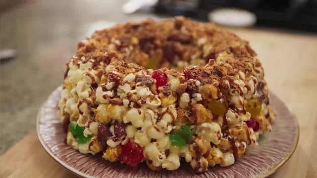 S01:E06 - Sweet Tooth Comfort