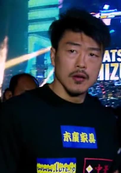 S01:E02 - Kim vs Issa poster