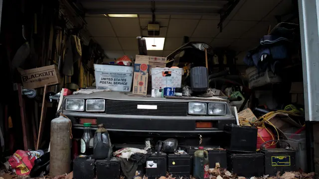 S01:E04 - A Tale of Two DeLoreans