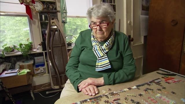 S06:E02 - Holding Mom Hostage