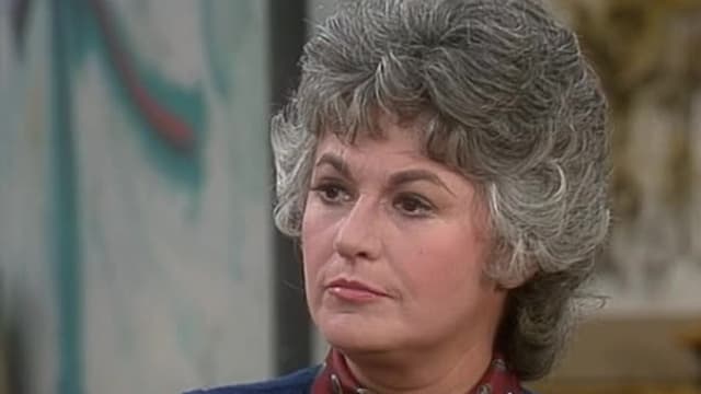 S02:E204 - Maude's Double Standard