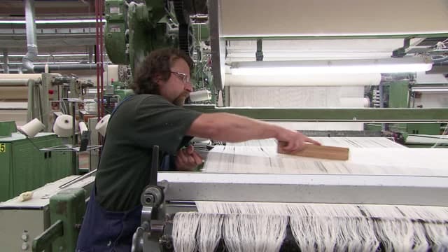 S02:E234 - Textile Weaving