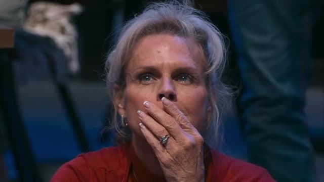 S01:E08 - Mystery Box