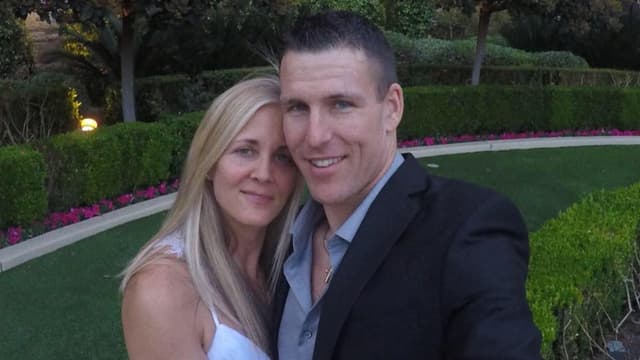 S01:E06 - Murder in a Pandemic