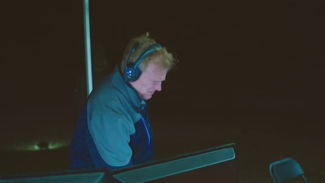 S05:E06 - Beaming Up