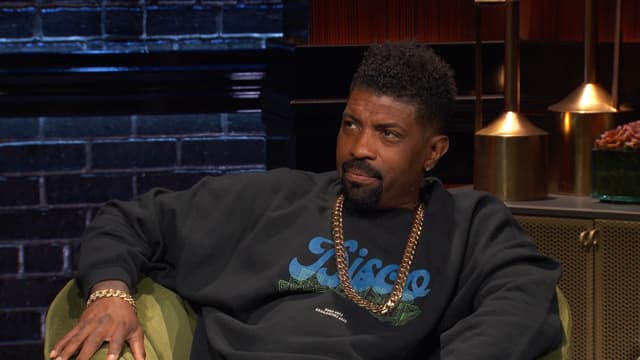 S01:E07 - Luce Stools