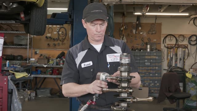 S01:E05 - Twin Plugging and Carburetors