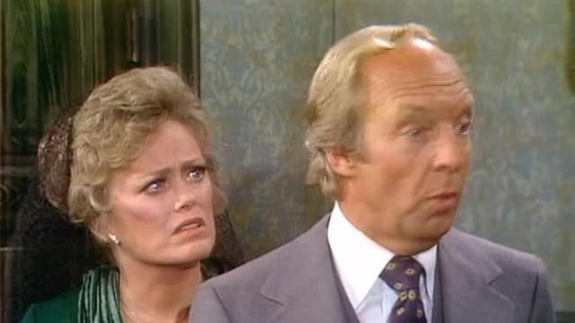 S05:E501 - Vivian's First Funeral