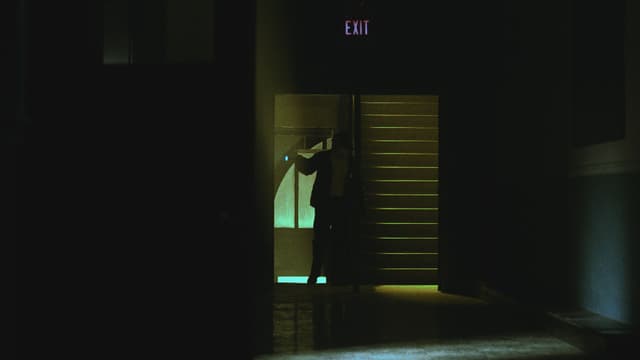 S01:E11 - Whispers in the Dark/Board at Work