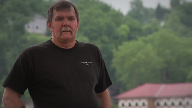 S04:E06 - Black Widow of Texas