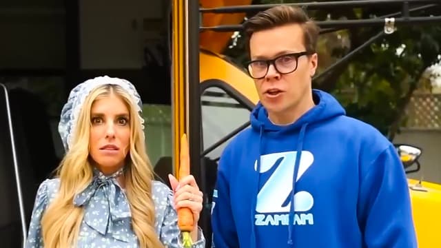 S09:E11 - Eating 100 Years of School Lunches With Daughter