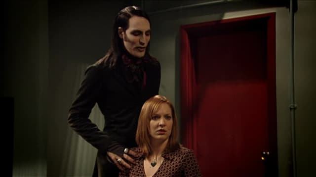 S01:E04 - The Red Door