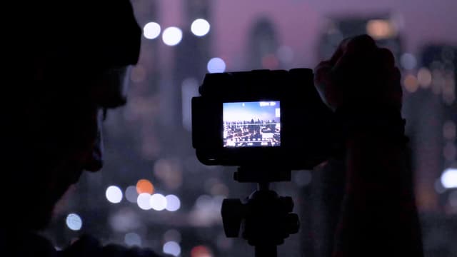 S01:E04 - Exploring Caves in Malaysia