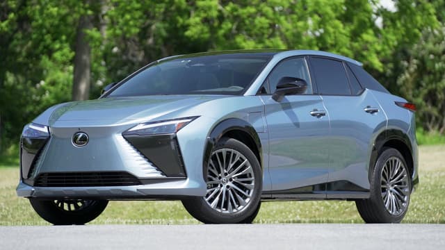 S42:E49 - 2023 Lexus RZ