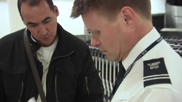 S03:E10 - Loopy Luggage