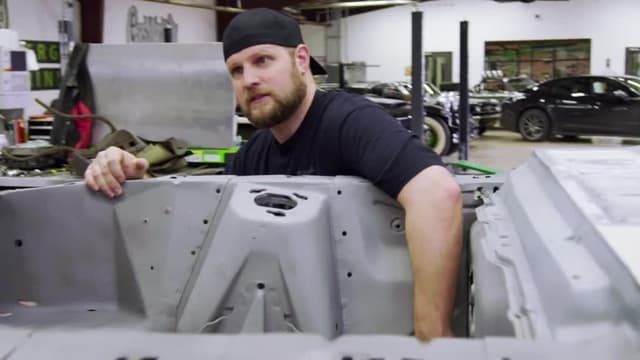 S15:E01 - Bullitt in the Chamber