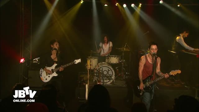 S01:E08 - Dot Dot Dot, Ramones & Bombay Cycle Club