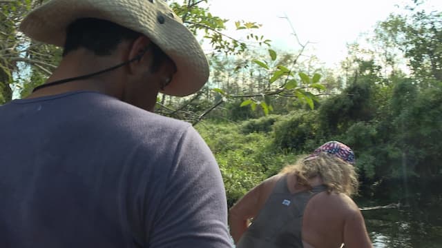 S01:E01 - Man vs. Snake