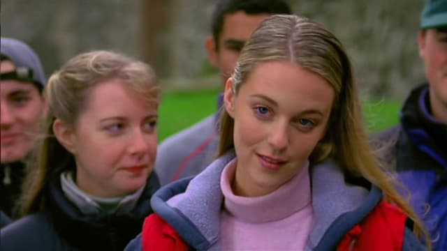 S01:E01 - Castle Keep