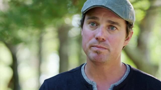 S01:E01 - The Swimming Pool Dock