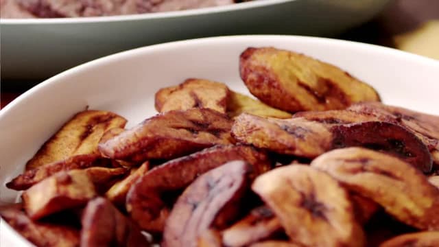 S01:E14 - We Are Family