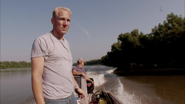 S01:E01 - Big Head Bites It