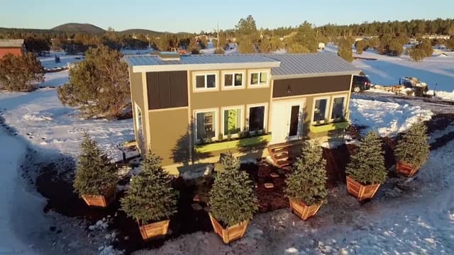 S05:E08 - Nomad's Tiny Home Base