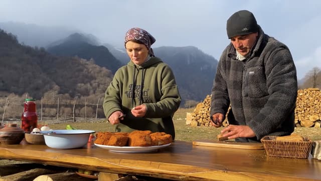 S01:E03 - Snowy Lamb Feast