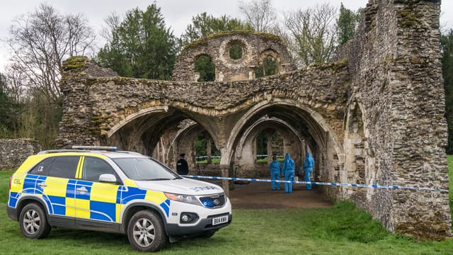 S20:E01 - The Ghost of Causton Abbey