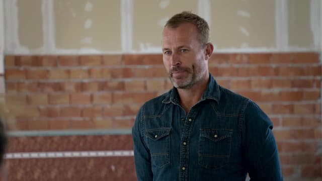 S01:E06 - The Barricades