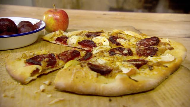 S01:E03 - Pizza, Blackberry Beer, and Chicken Pie