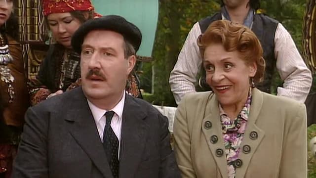 S07:E10 - René of the Gypsies