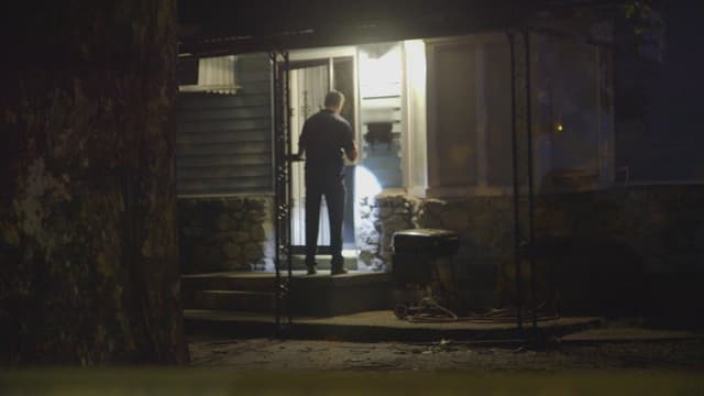 S02:E19 - On the Run