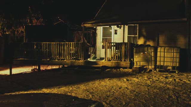 S01:E10 - Dark Shadows/Demon Teen/Paranormal Plaza