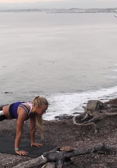 Póster de S01:E05 - Upper Body Strengthening Yoga (Pt. 1)